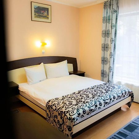 Hotel Casa Maia Buşteni Zewnętrze zdjęcie