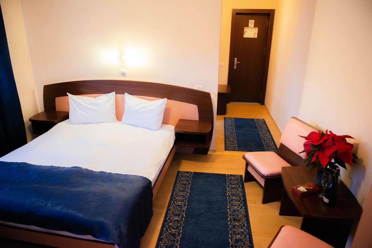 Hotel Casa Maia Buşteni Zewnętrze zdjęcie