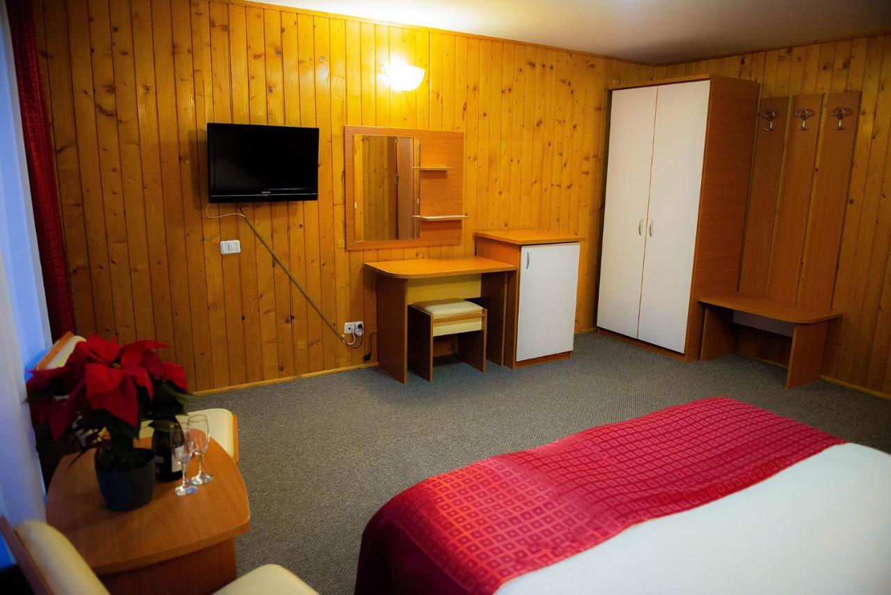 Hotel Casa Maia Buşteni Zewnętrze zdjęcie