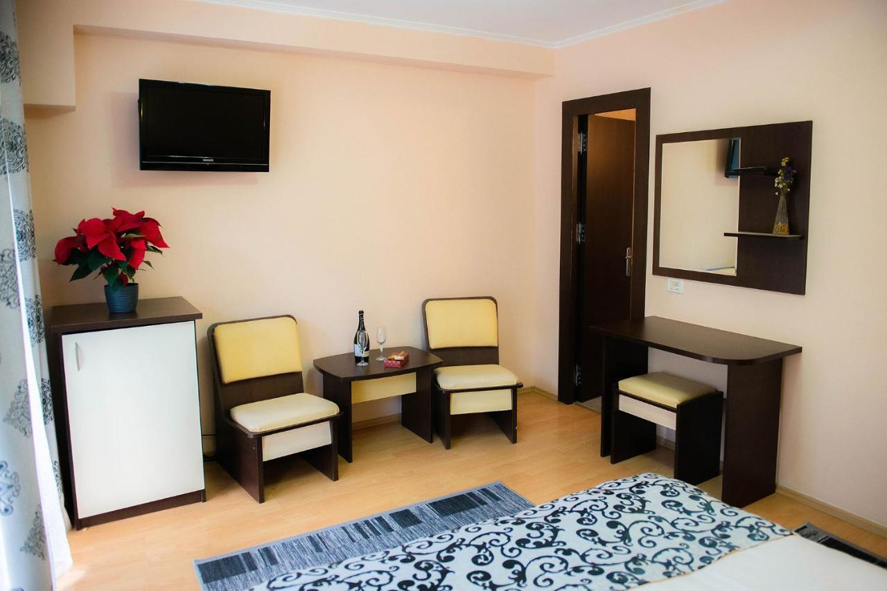 Hotel Casa Maia Buşteni Zewnętrze zdjęcie