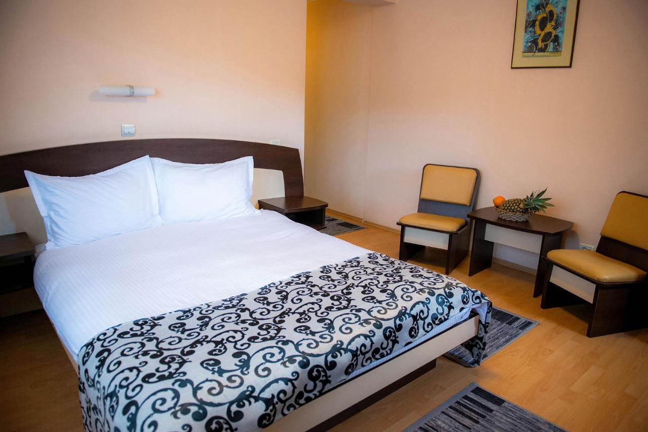Hotel Casa Maia Buşteni Zewnętrze zdjęcie