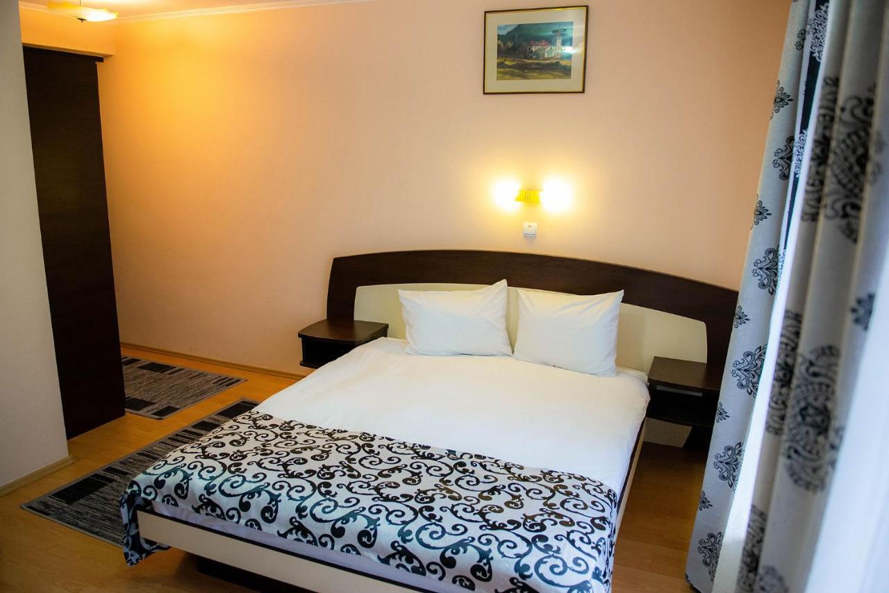 Hotel Casa Maia Buşteni Zewnętrze zdjęcie