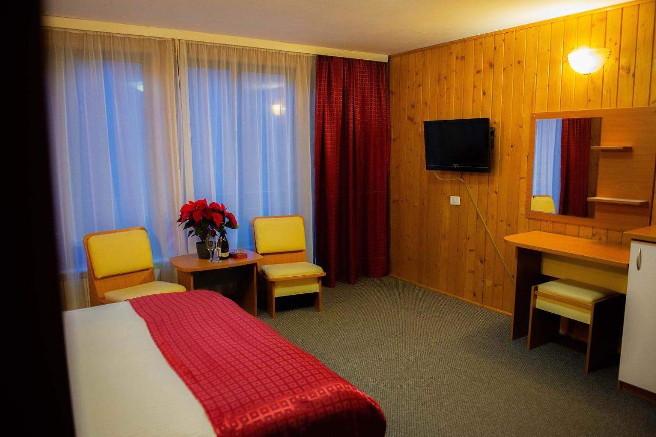 Hotel Casa Maia Buşteni Zewnętrze zdjęcie
