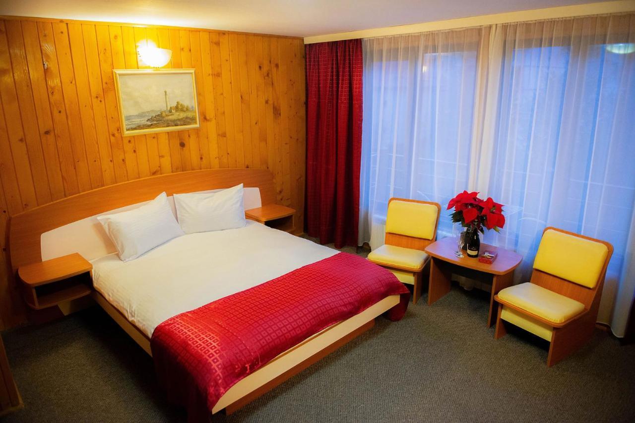 Hotel Casa Maia Buşteni Zewnętrze zdjęcie