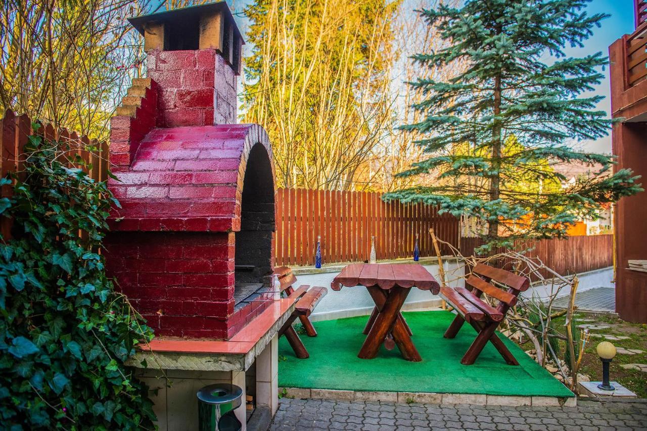 Hotel Casa Maia Buşteni Zewnętrze zdjęcie