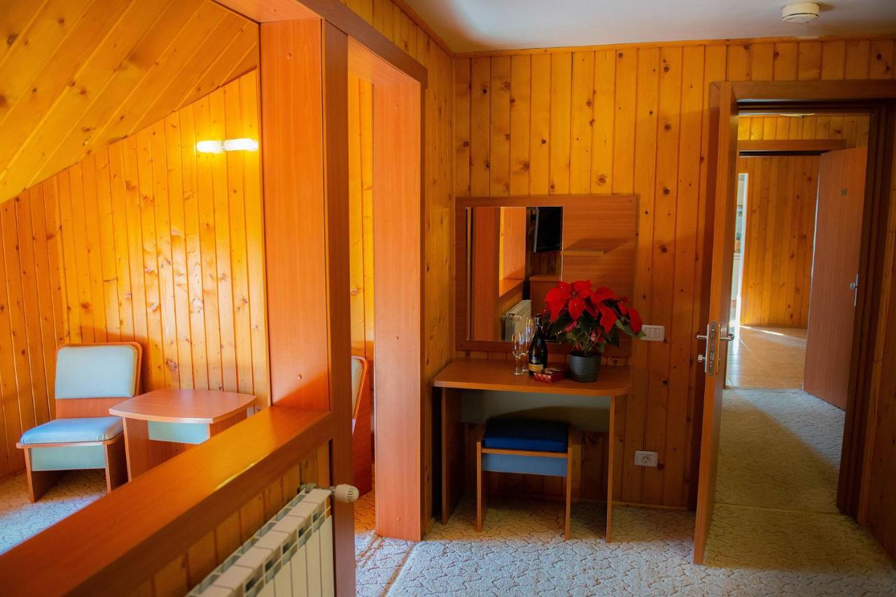 Hotel Casa Maia Buşteni Zewnętrze zdjęcie