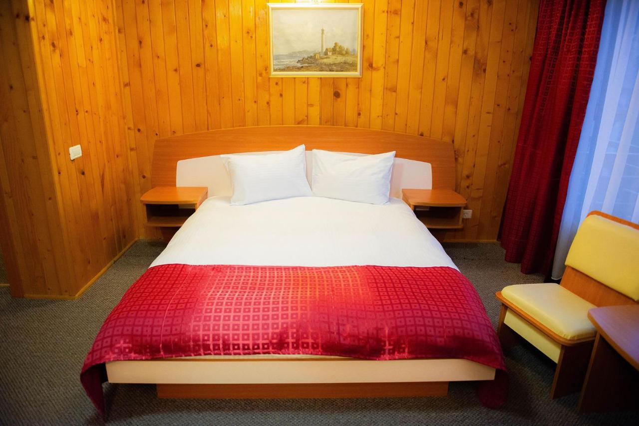 Hotel Casa Maia Buşteni Zewnętrze zdjęcie