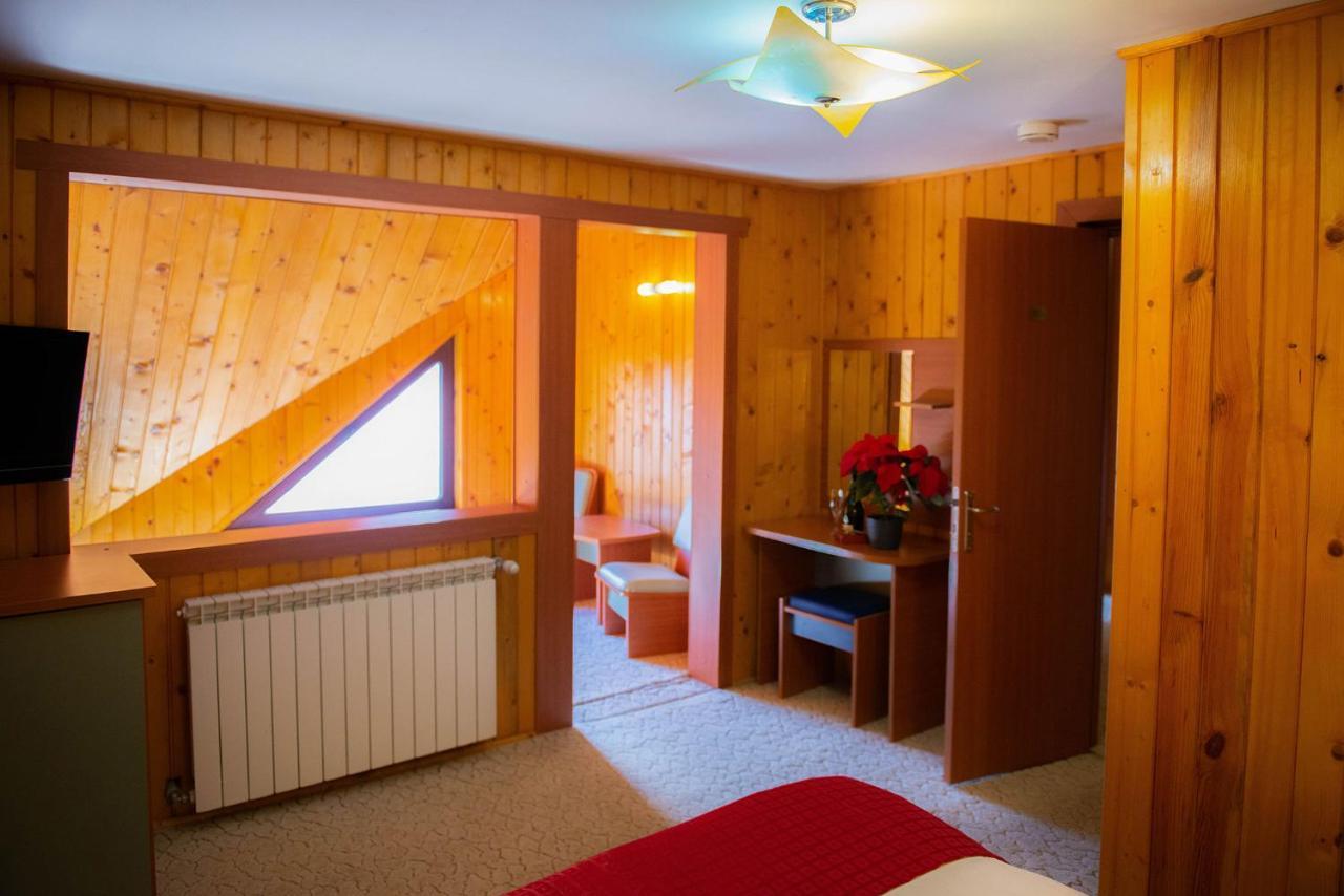 Hotel Casa Maia Buşteni Zewnętrze zdjęcie